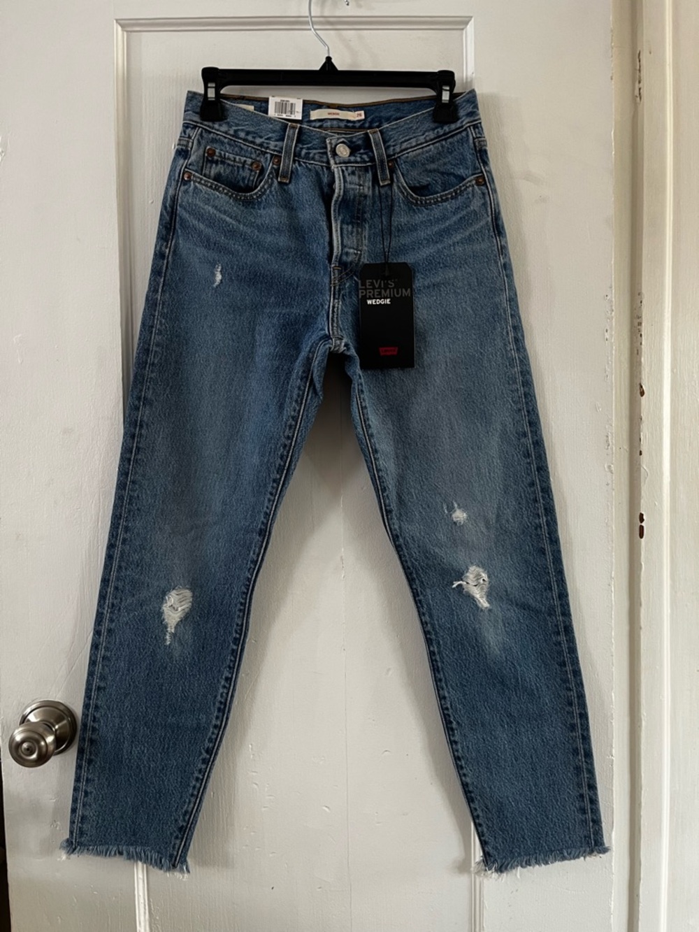 NWT Levi’s Premium Wedgie Fit Ankle Jeans Size 26 Truth Unfolds Distressed - Picture 4 of 15
